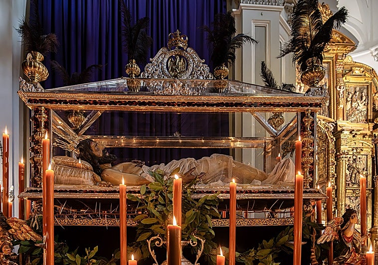 El Cristo Yacente de la Paz y la Unidad preside este sábado el tradicional vía crucis de antorchas