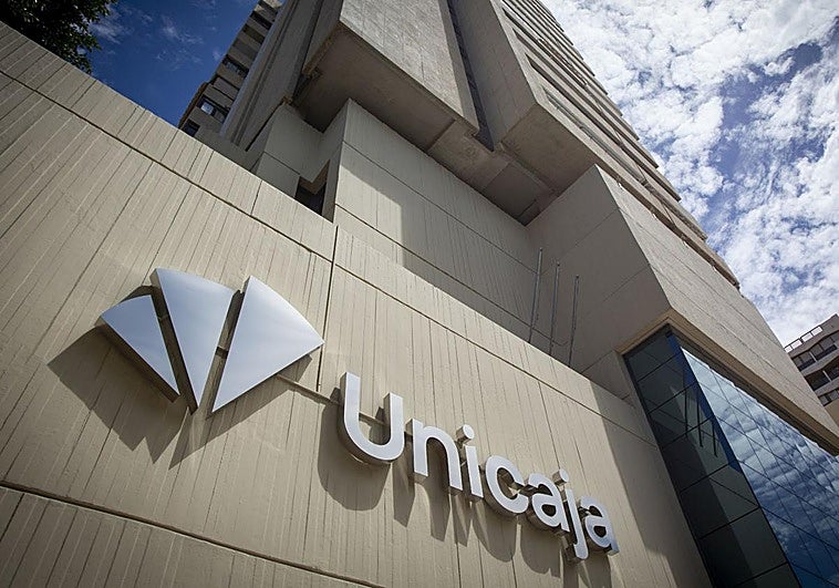 Unicaja comparte con su red comercial los avances de su Plan Estratégico 2025-2027