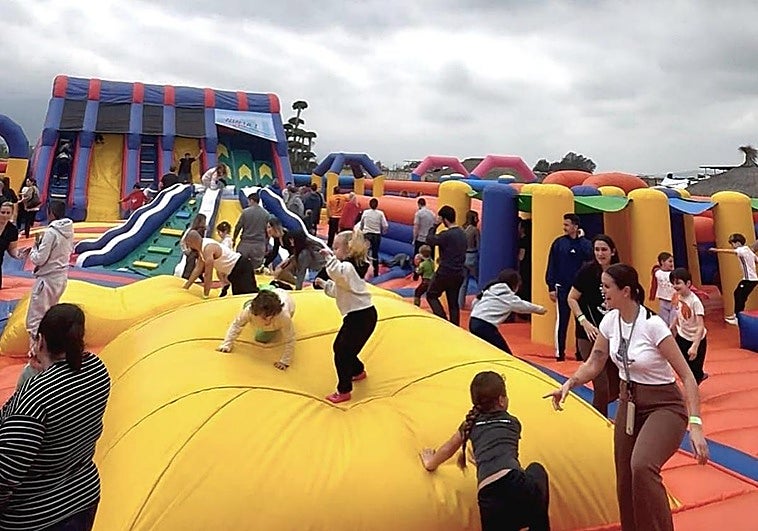 Málaga estrena el parque hinchable más grande del mundo