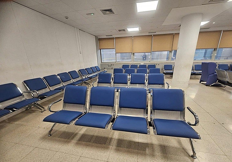 El Hospital Clínico de Málaga renueva el mobiliario del servicio de Urgencias