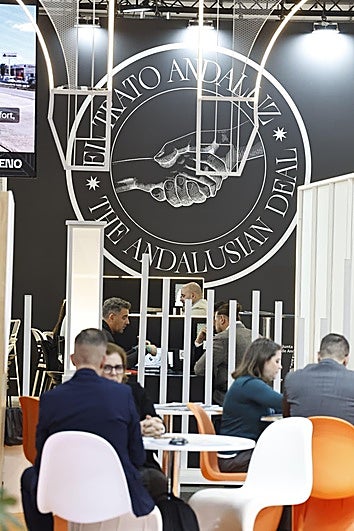 Operadores alemanes ya se interesan por los destinos andaluces para desviar turistas ante el conflicto bélico en Irán