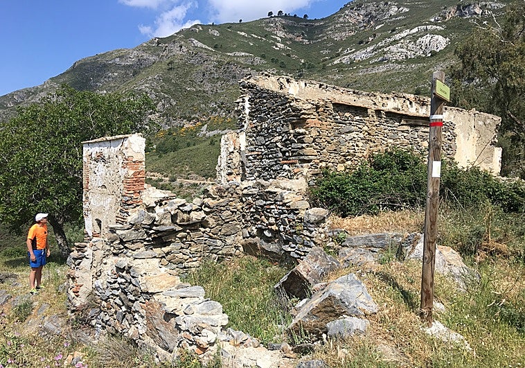 El Cortijo del Daire, el paraje perdido de la Sierra Almijara con un proyecto fallido que quiso devolverle la vida