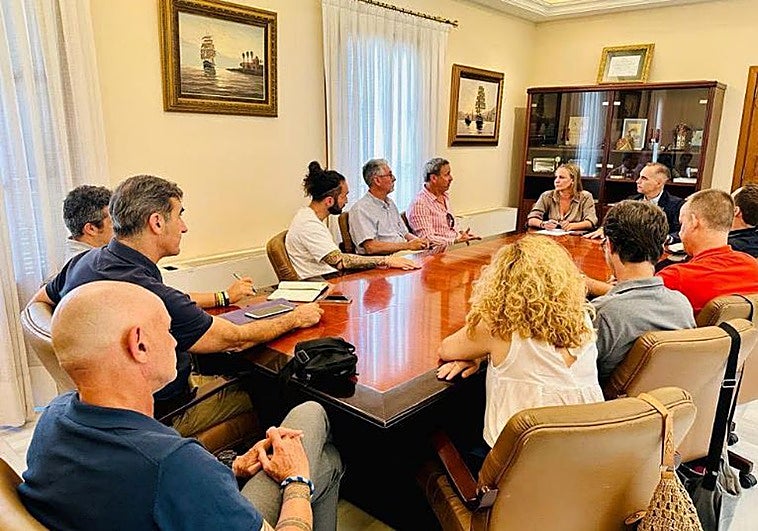 Benalmádena saca pecho de las subidas salariales, que cifra en «hasta un 18,4%»