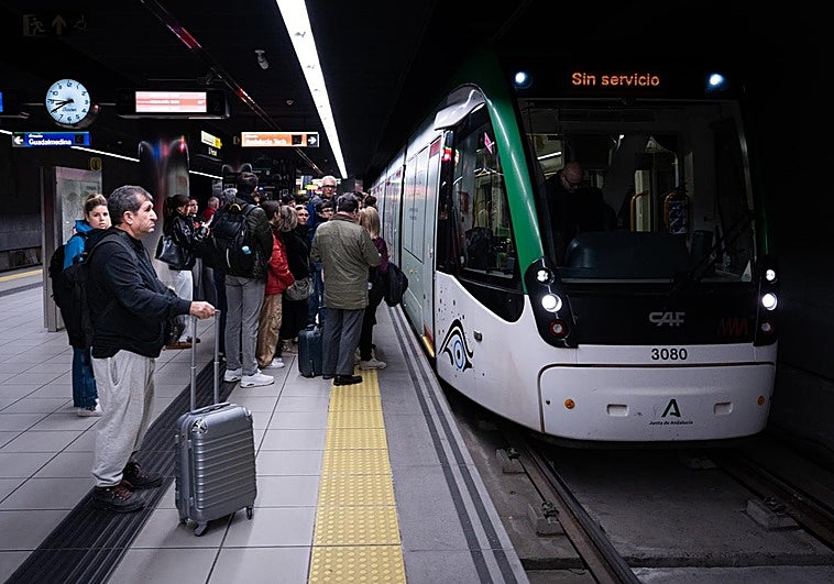 El primer día de huelga en el metro de Málaga provoca una bajada notable de viajeros