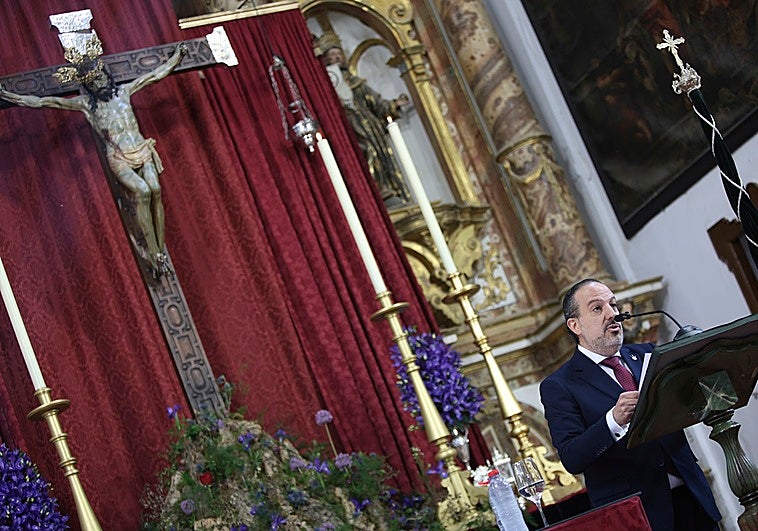 El orfebre José Cantos pregona el Lunes Santo de Los Estudiantes de Antequera