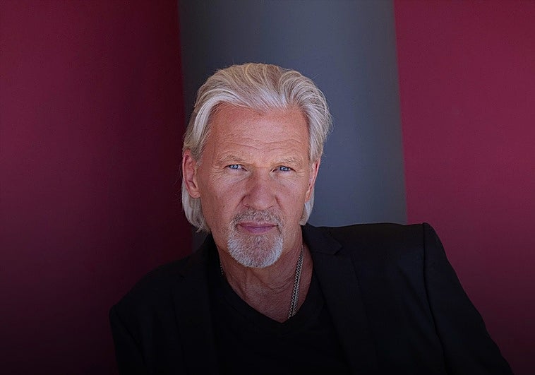 La leyenda de Eurovisión Johnny Logan hace parada en Málaga