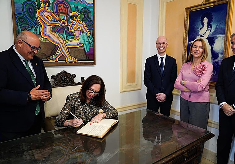 Vélez-Málaga se integrará en el Consorcio de Transportes y abaratará hasta un 80% los viajes a la capital