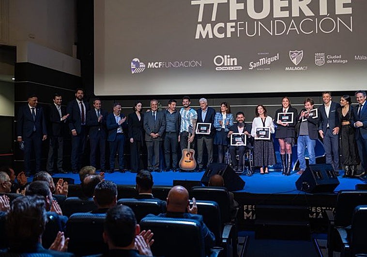 El Málaga exhibe todo su músculo social en el Albéniz