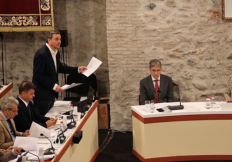 El pleno aprueba la cesión a la Policía Nacional de un local en el centro de San Pedro Alcántara