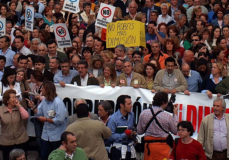 «Si Rajoy no aplaza la deuda del GIL, con total seguridad nos habrían intervenido»