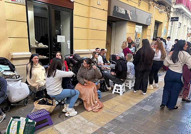 La Policía Local hará la vista gorda con las sillitas plegables en la Semana Santa de Málaga