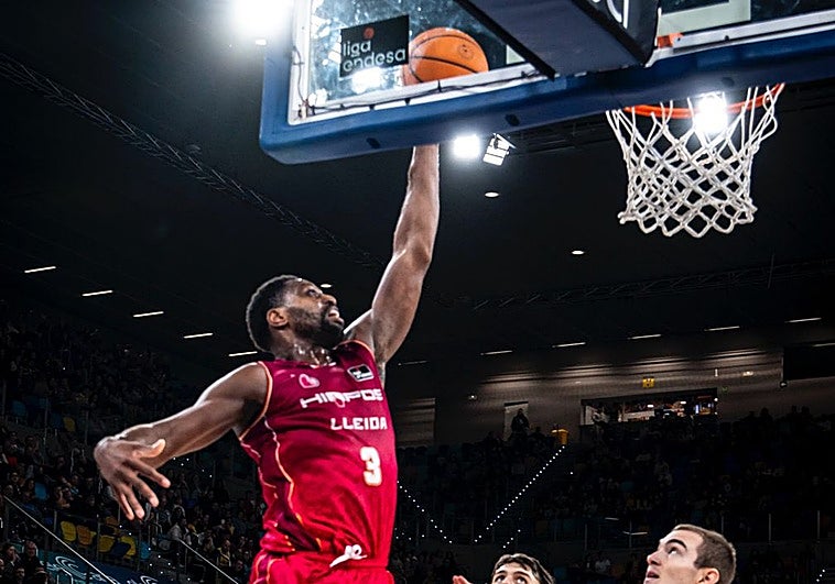 La exhibición de Ejim ante el Tenerife, un 'MVP' que 'escuece' al Unicaja
