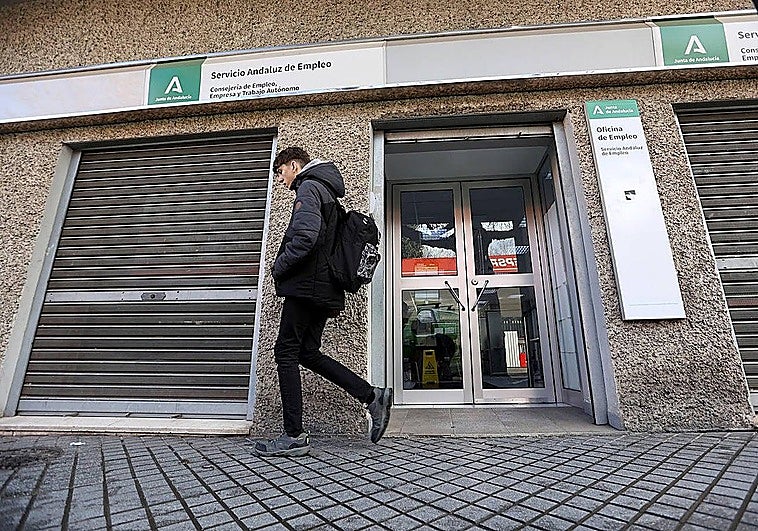 El paro baja en 8.836 personas en marzo en Andalucía hasta los 579.638 desempleados