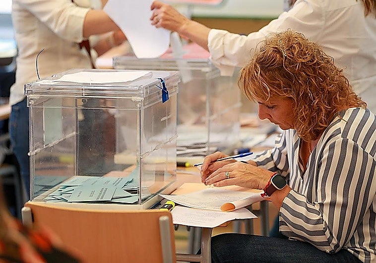¿Cuánto cobrará un miembro de la mesa electoral en las elecciones del próximo 17 de mayo en Andalucía?