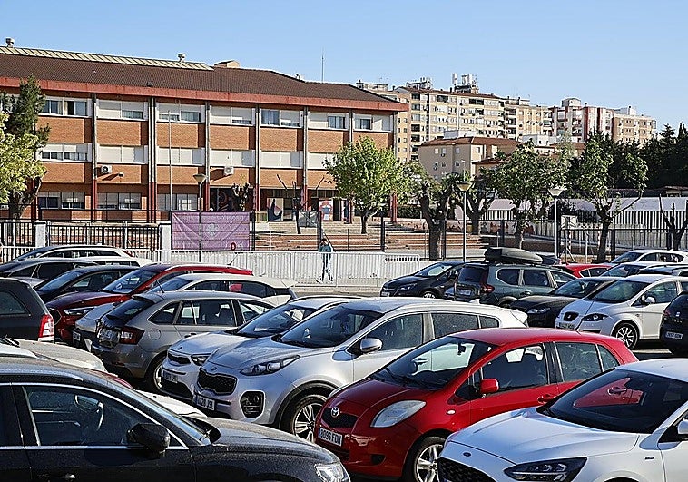 Una menor que jugaba en su colegio, herida por una bala perdida en Badajoz