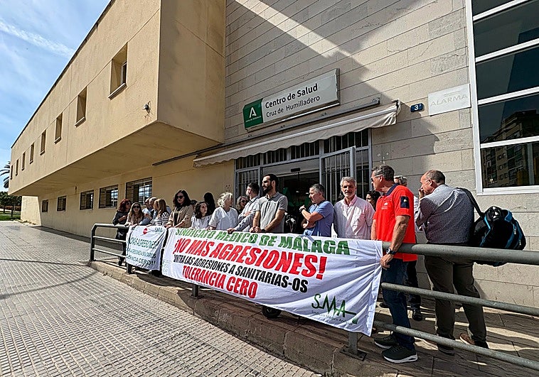 Amenazan de muerte a tres médicas y agreden a dos profesionales en ambulatorios de Málaga