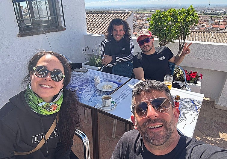 De Cuenca a Rincón de la Victoria en Vespino para promocionar las rutas de la España vaciada