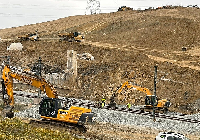 La alta velocidad se reanudará en Málaga el mismo día que arranca la campaña de las andaluzas