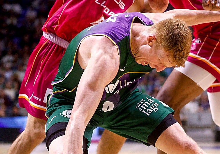 Alberto Díaz se rompe el dedo anular y agrava los problemas de lesiones del Unicaja