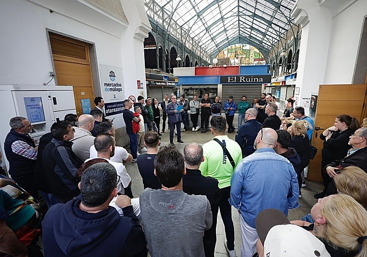 Los comerciantes de Atarazanas rechazan casi por unanimidad abrir por la tarde