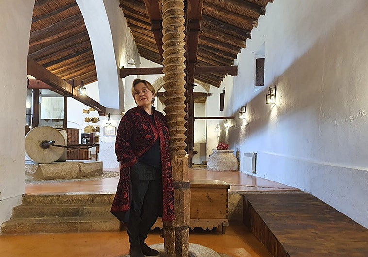 De las grandes ciudades a un pueblo de Málaga para devolver la vida a un molino del siglo XIX