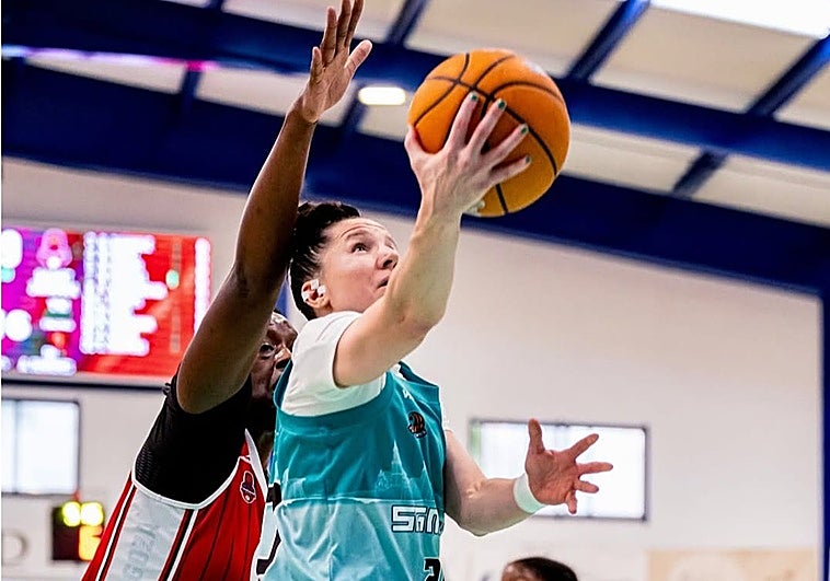 El CAB Estepona planta cara pero cae ante el favorito al título