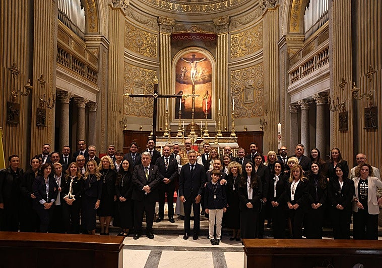 El hermano mayor de la Cofradía del Rocío de Málaga tras la bendición de la cruz del mundo en Roma: «Ha sido un momento inolvidable»