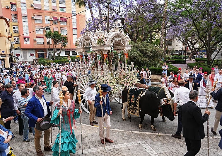 Pilgrimerna i Málaga La Caleta beger sig mot byn Rocío