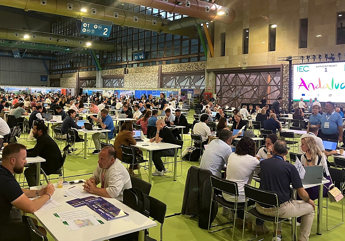 Profesionales establecen contactos en el encuentro continental de la IAGTO.
