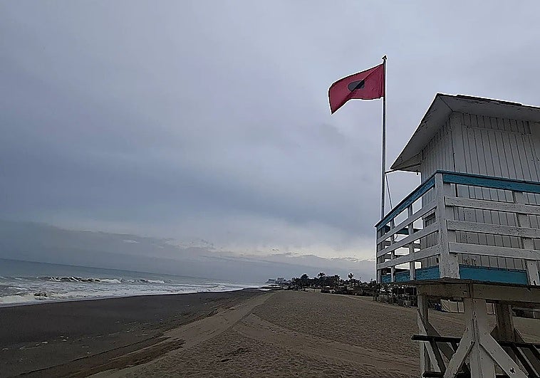 Reabren al baño las playas de Guadalmar y los Álamos ya sin rastro de baterias fecales