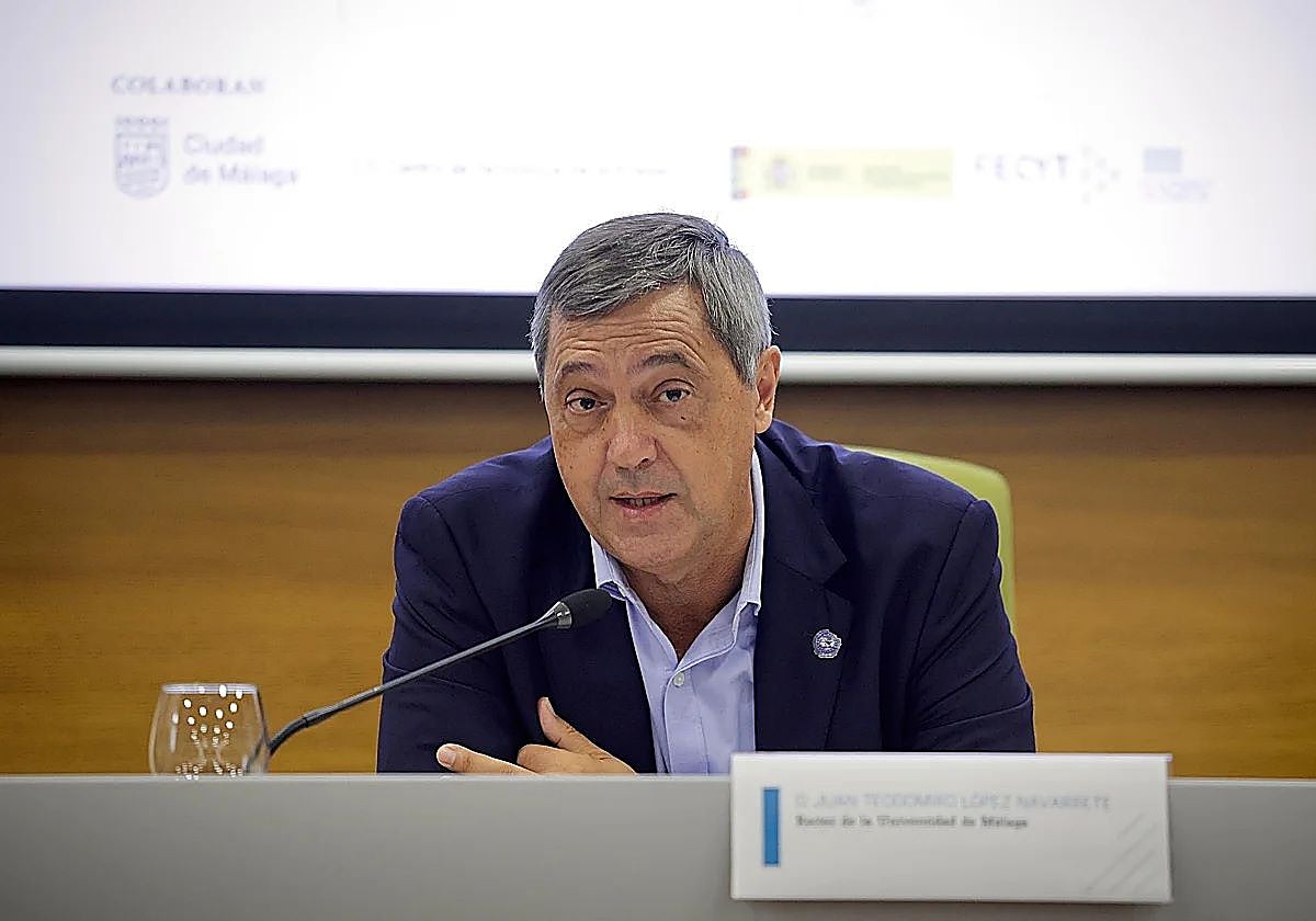 Teodomiro López: «Los estudiantes que llegan a hacer la PAU están muy bien preparados»