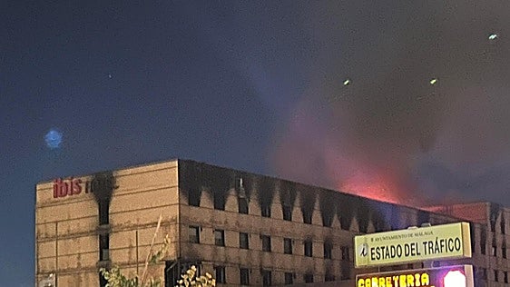 Alarma en Málaga por un nuevo fuego en el hotel Ibis