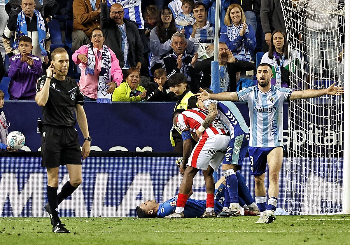 Una victoria y una derrota este curso para el Málaga con Sánchez López, árbitro de la vuelta ante Las Palmas