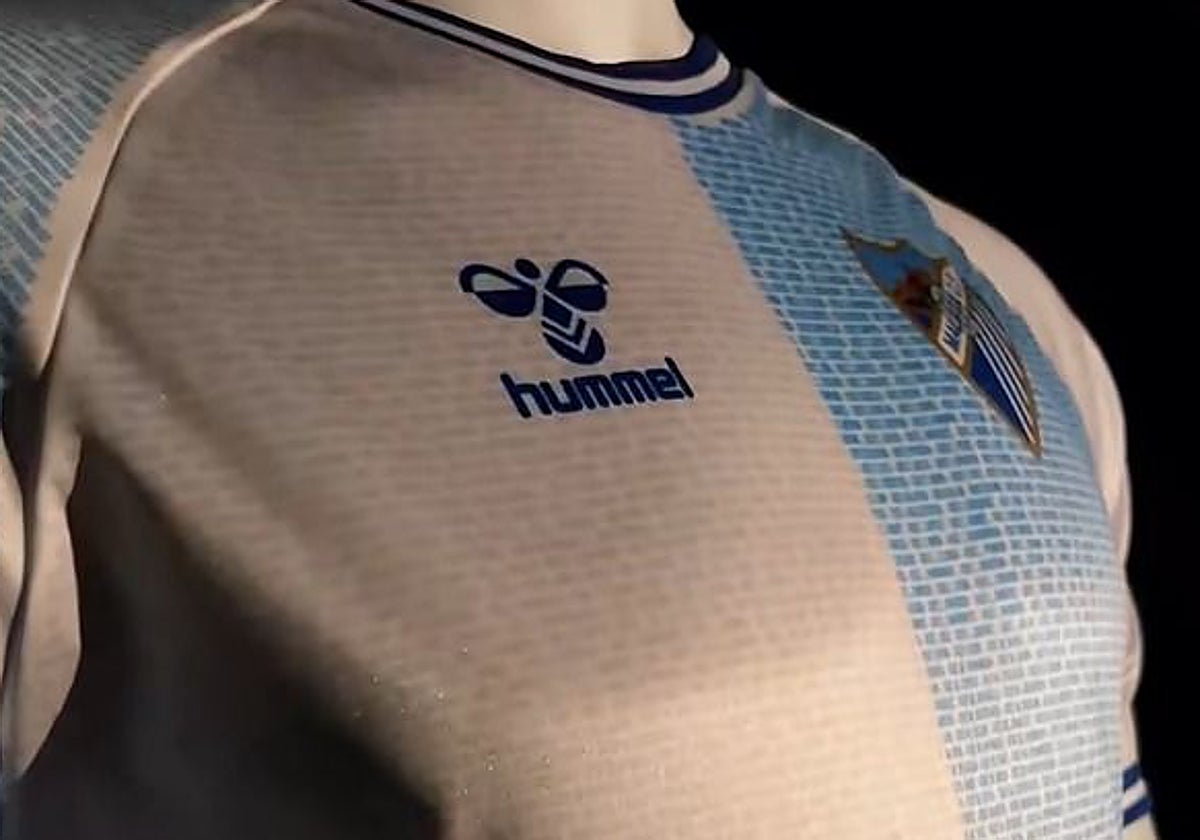 El Málaga llevará una camiseta con los nombres de sus abonados en su camino al Almería Stadium