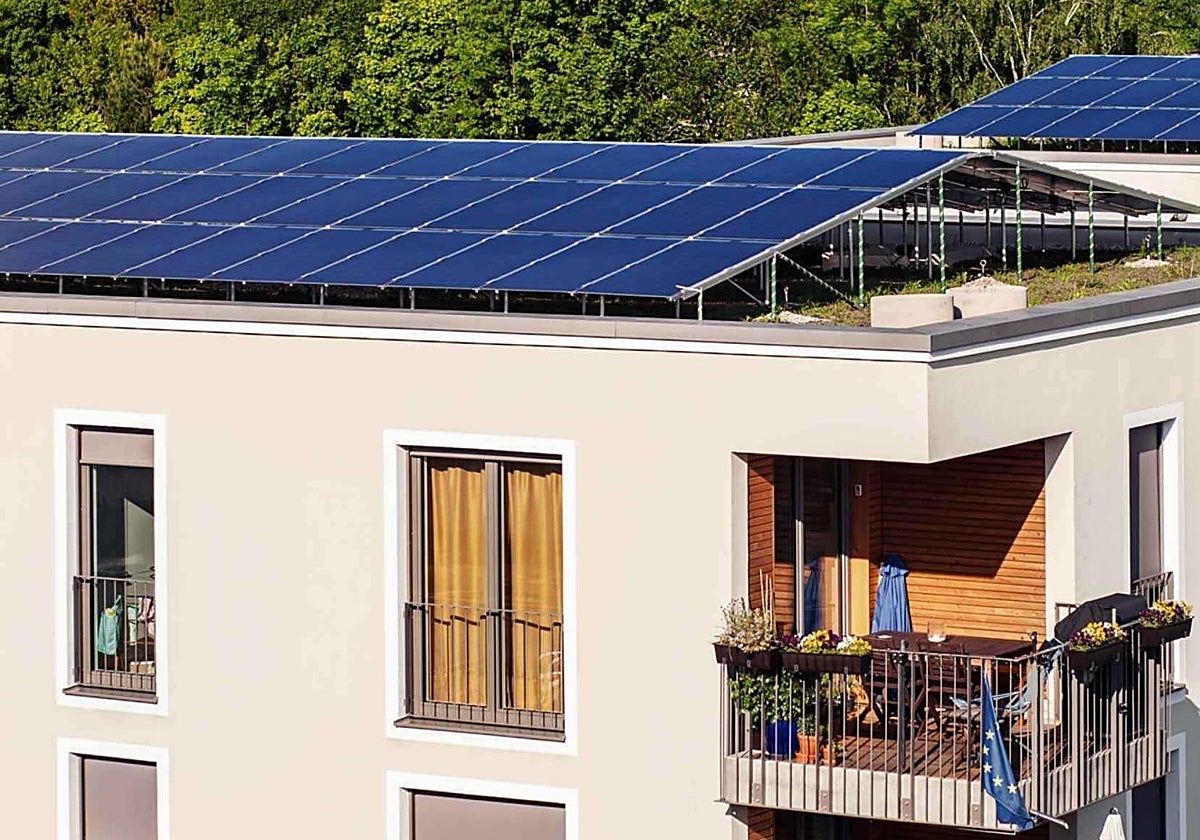 Las instalaciones de autoconsumo solar colectivas se duplican en un año en Málaga
