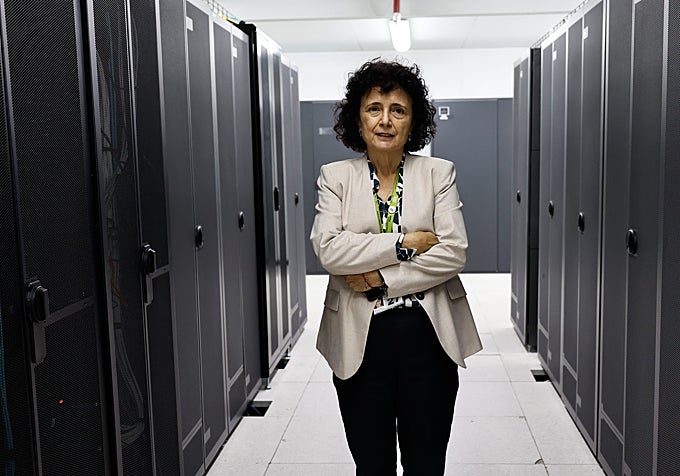Mari Carmen Delgado en el Centro de Procesamiento de Datos, más conocido como el 'búnker'.