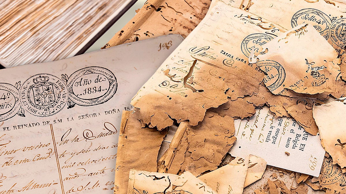 Así se restauran los documentos históricos de Málaga