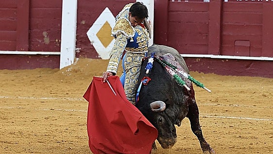 Fortes gana el Estoque de Plata a la mejor faena de la feria taurina de Málaga