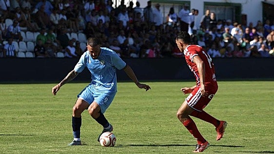 Primera RFEF: esfuerzo titánico pero estéril del Torremolinos contra el Zaragoza