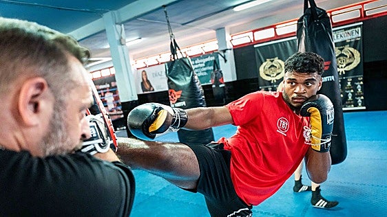 El ascenso de Junior Osaigboud Robledo al olimpo del kickboxing europeo