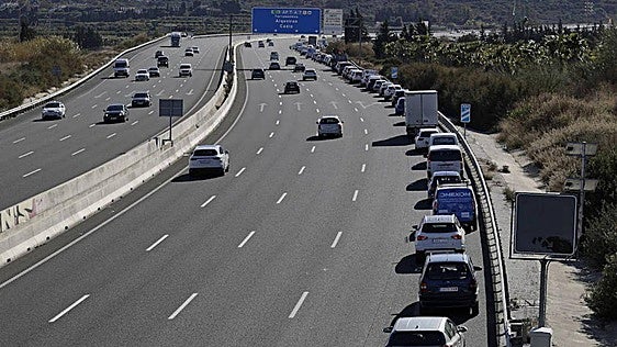 La DGT pondrá cámaras y lectores de matrícula en la hiperronda por la presión del tráfico