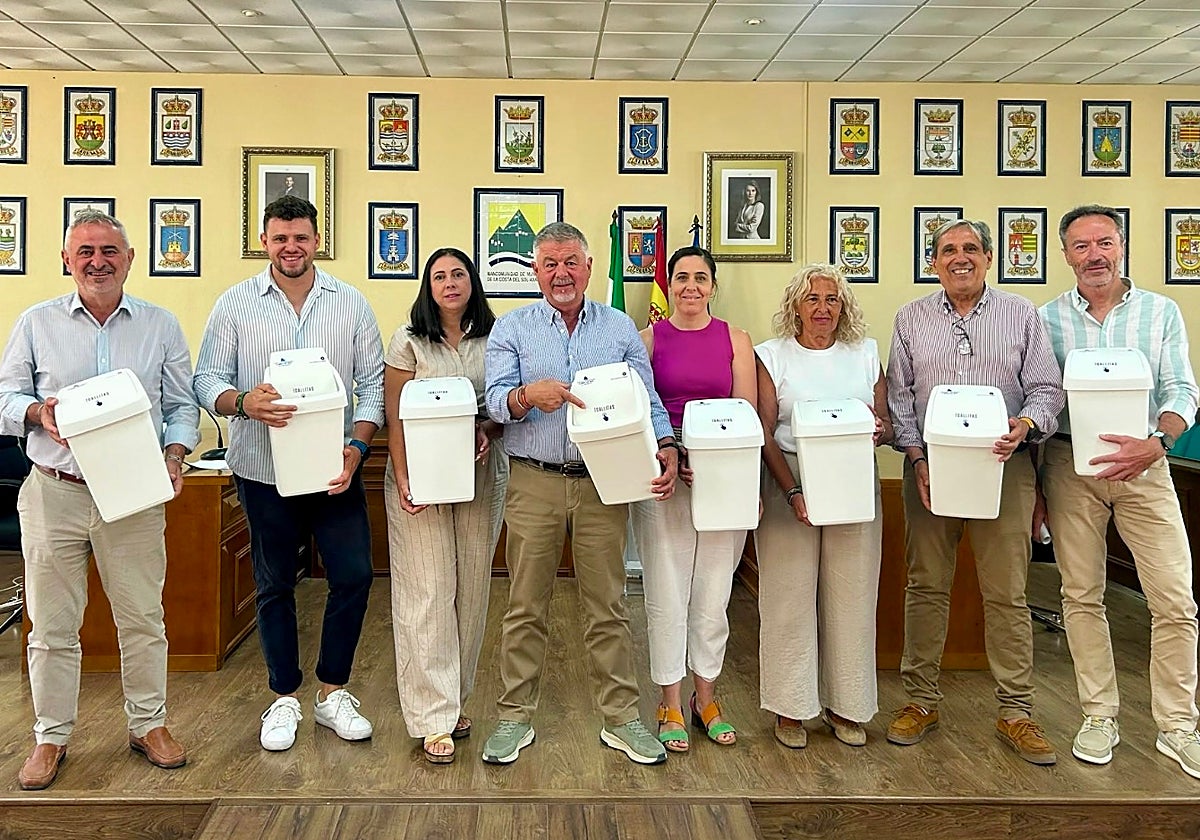 Las toallitas cuestan 400.000 euros al año al saneamiento público de la Axarquía