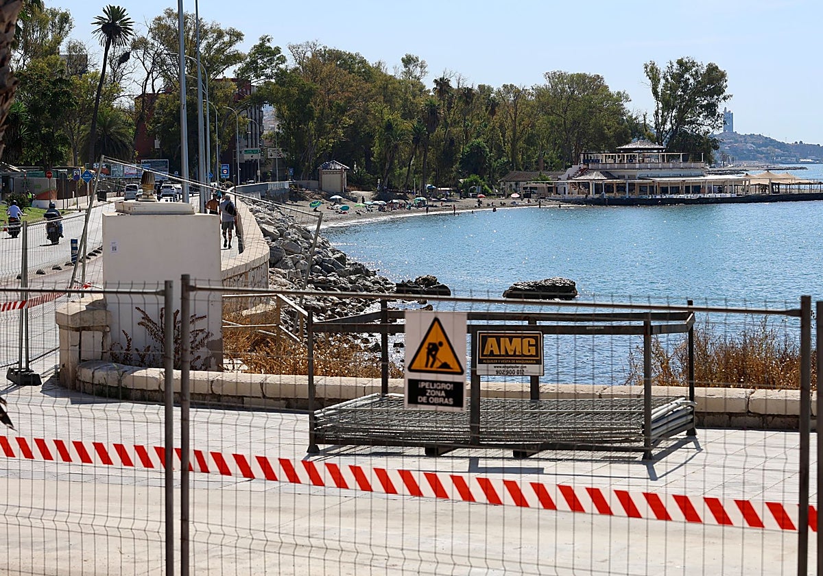 Empieza la obra del espigón que multiplicará por cinco la playa de los Baños del Carmen