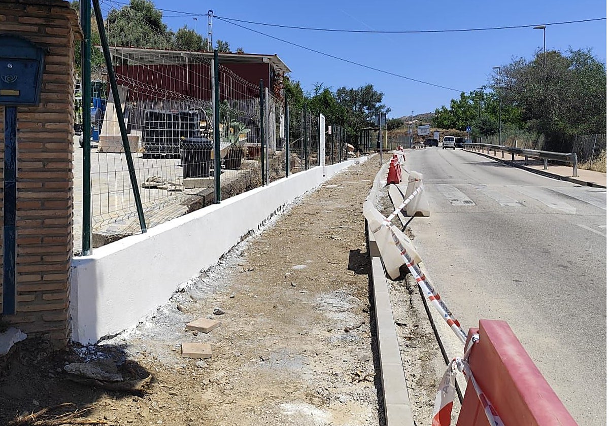 Rincón de la Victoria mejora la accesibilidad peatonal y la seguridad vial en Benagalbón