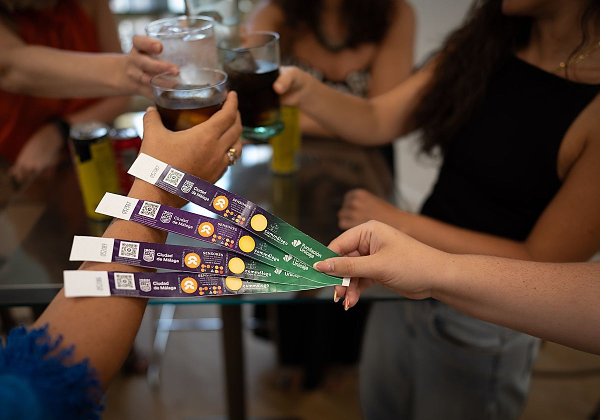 Se distribuirán 3.000 pulseras con detectores de drogas usadas para la sumisión química.