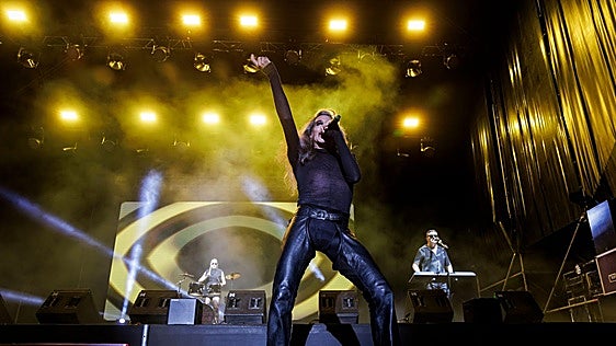 Hoffman y Nancys Rubias cantan en el auditorio de la Feria de Málaga