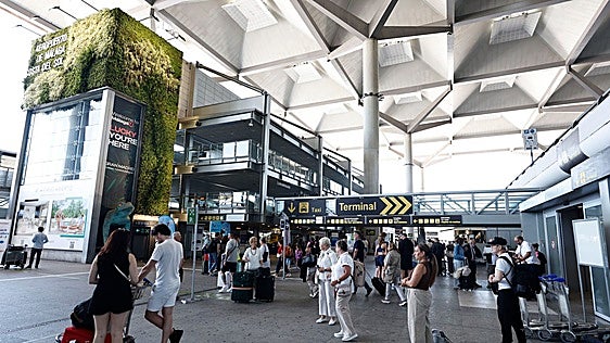Más de 2.500 vuelos operarán en el aeropuerto de Málaga en el final de las vacaciones