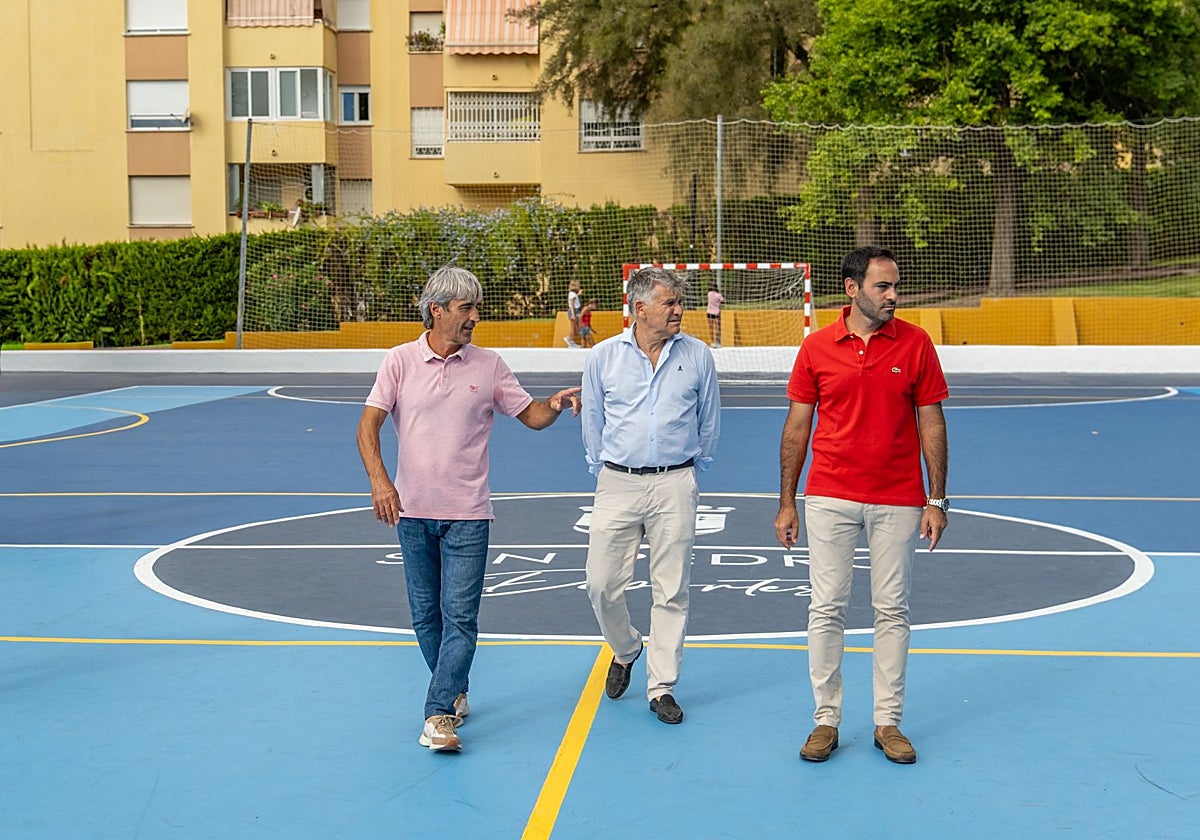 El Ayuntamiento completa el acondicionamiento de la pista de fútbol sala del polideportivo El Arquillo