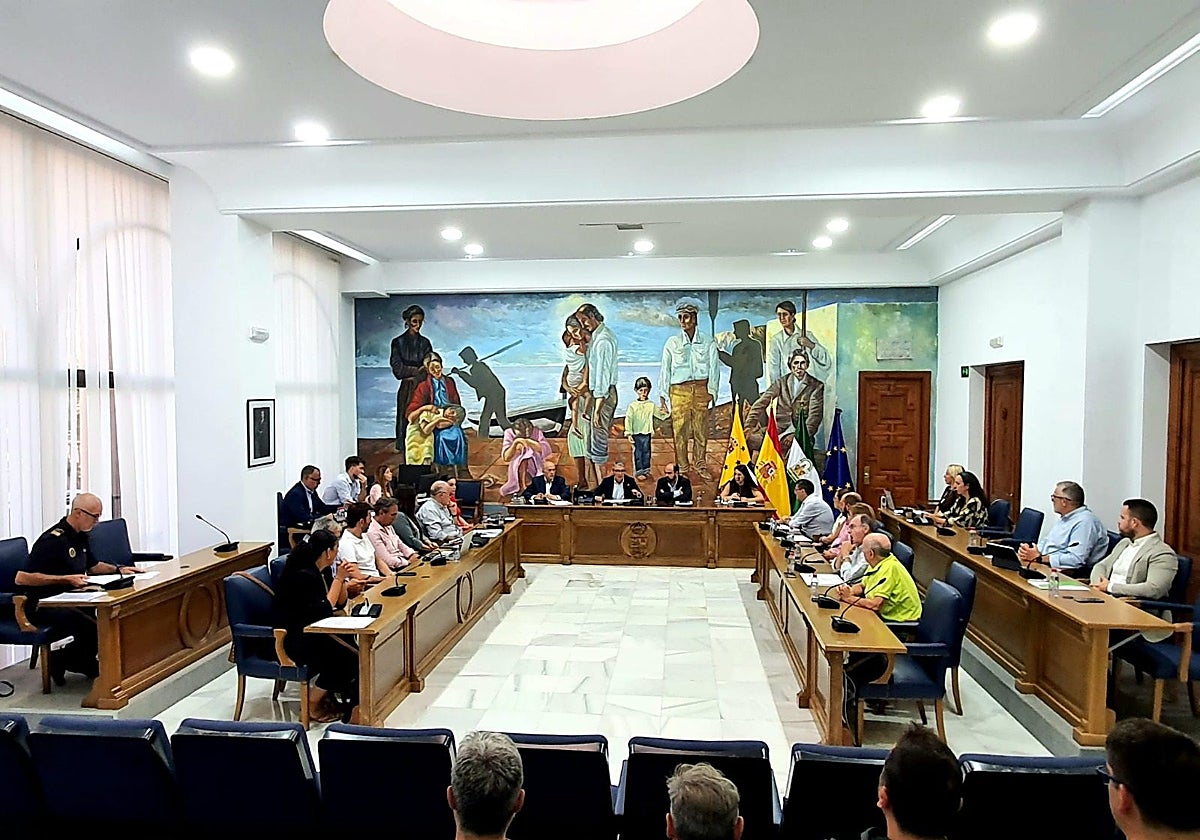 Críticas por apuntar a la plantilla en el robo de pistolas a la Policía de Rincón de la Victoria