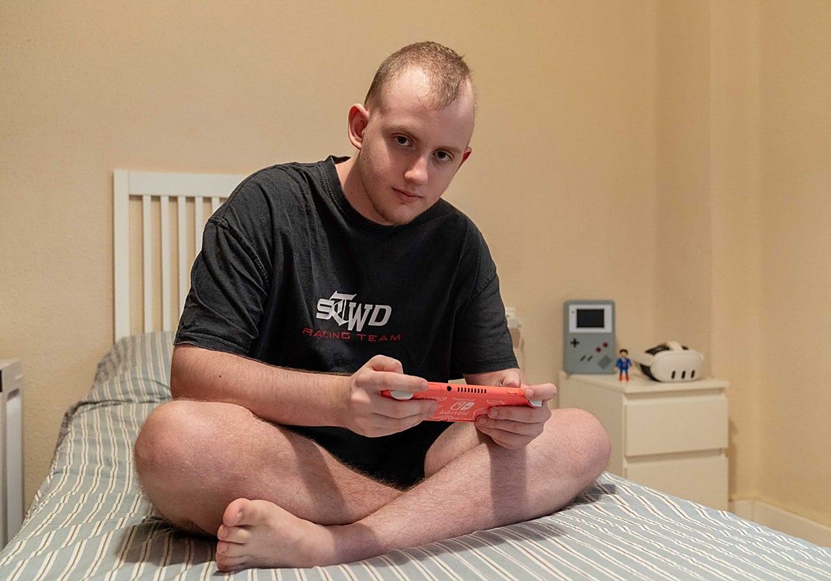 La adolescencia en pausa de Lukas: luchar contra un sarcoma de Ewing a 100 kilómetros de su hogar